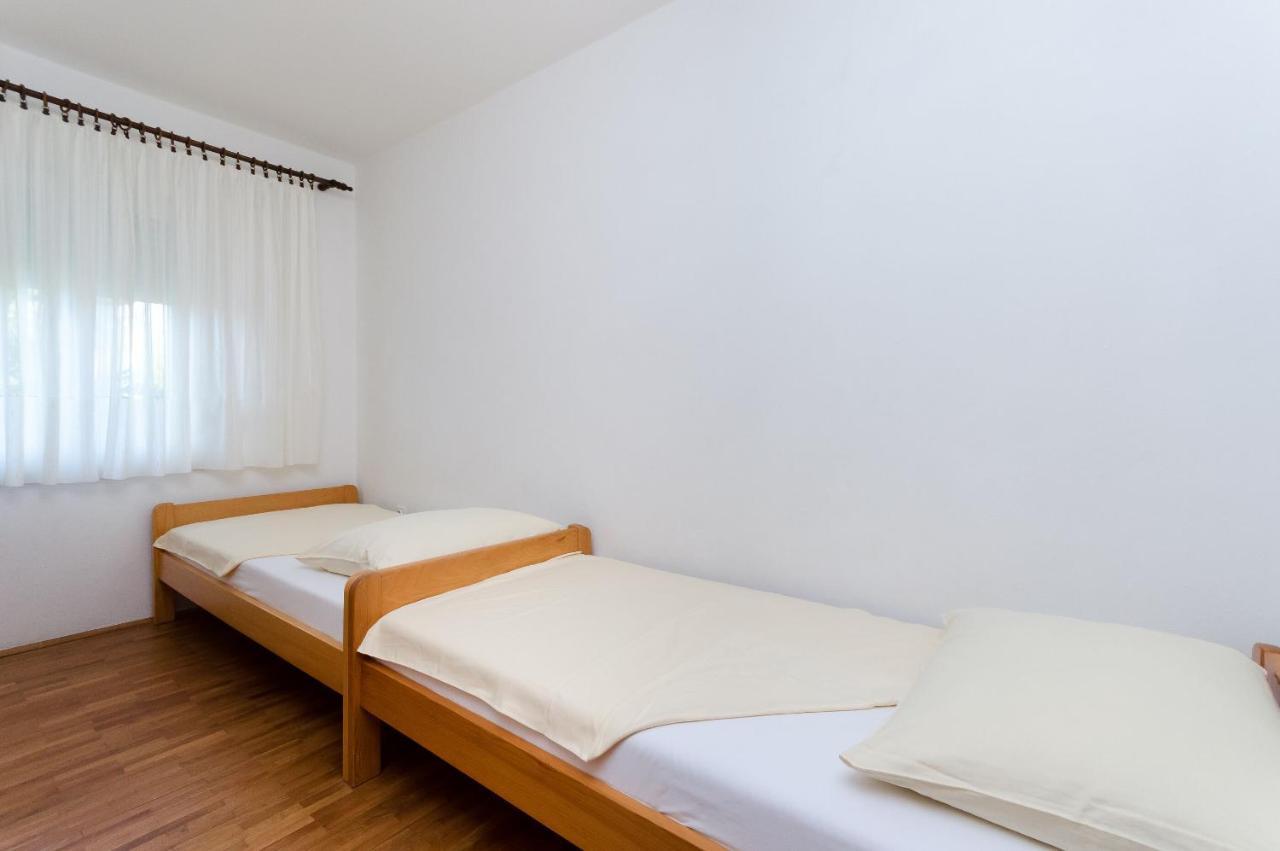 Apartments Ruza A ロパール エクステリア 写真