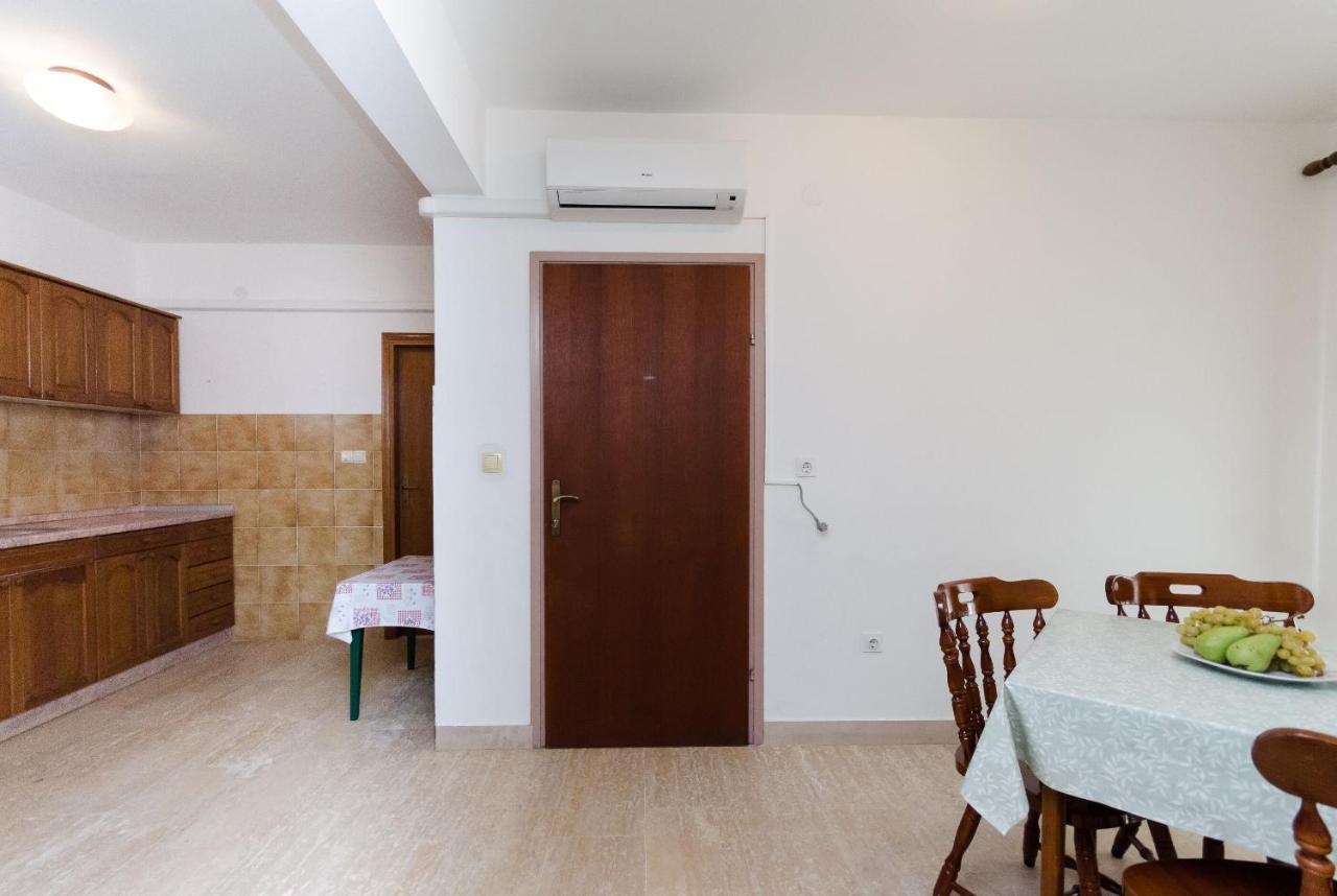 Apartments Ruza A ロパール エクステリア 写真